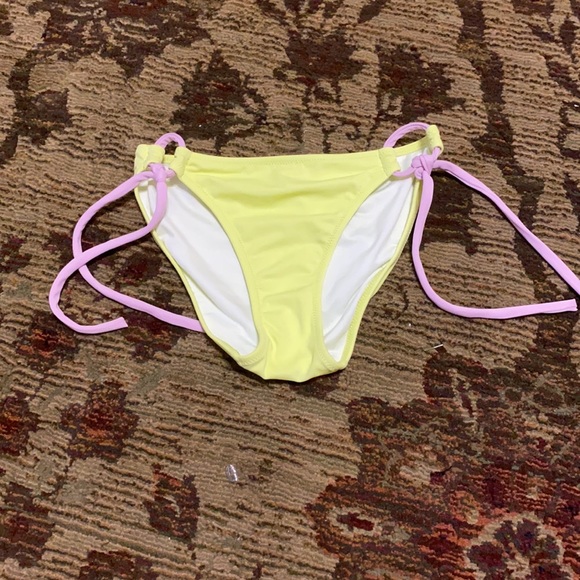 Victoria’s Secret size XS swim bottoms! - Picture 3 of 7